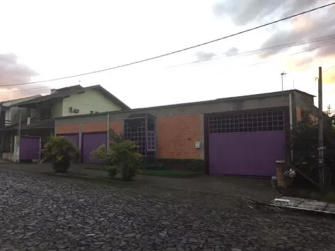 Pavilhao à venda no bairro Petropolis, Taquara
