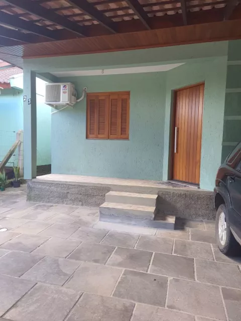 Casa com 3 quartos e 1 banheiro para alugar no bairro Garibaldi, Igrejinha