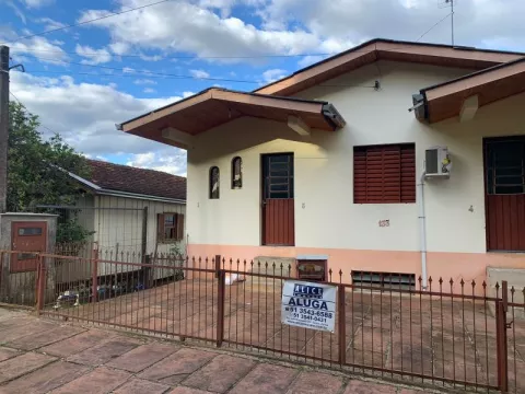 Apartamento para alugar no bairro Centro, Parobe
