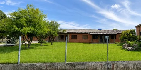 CASA COMERCIAL COM 8 QUARTOS